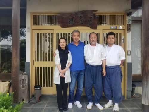 映画監督の田壮壮さんと中国棋院棋士牛力力先生がご来店