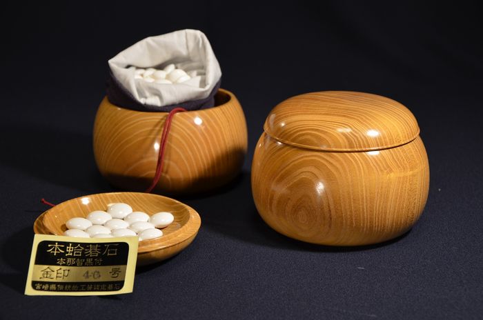 碁笥と碁石のセット